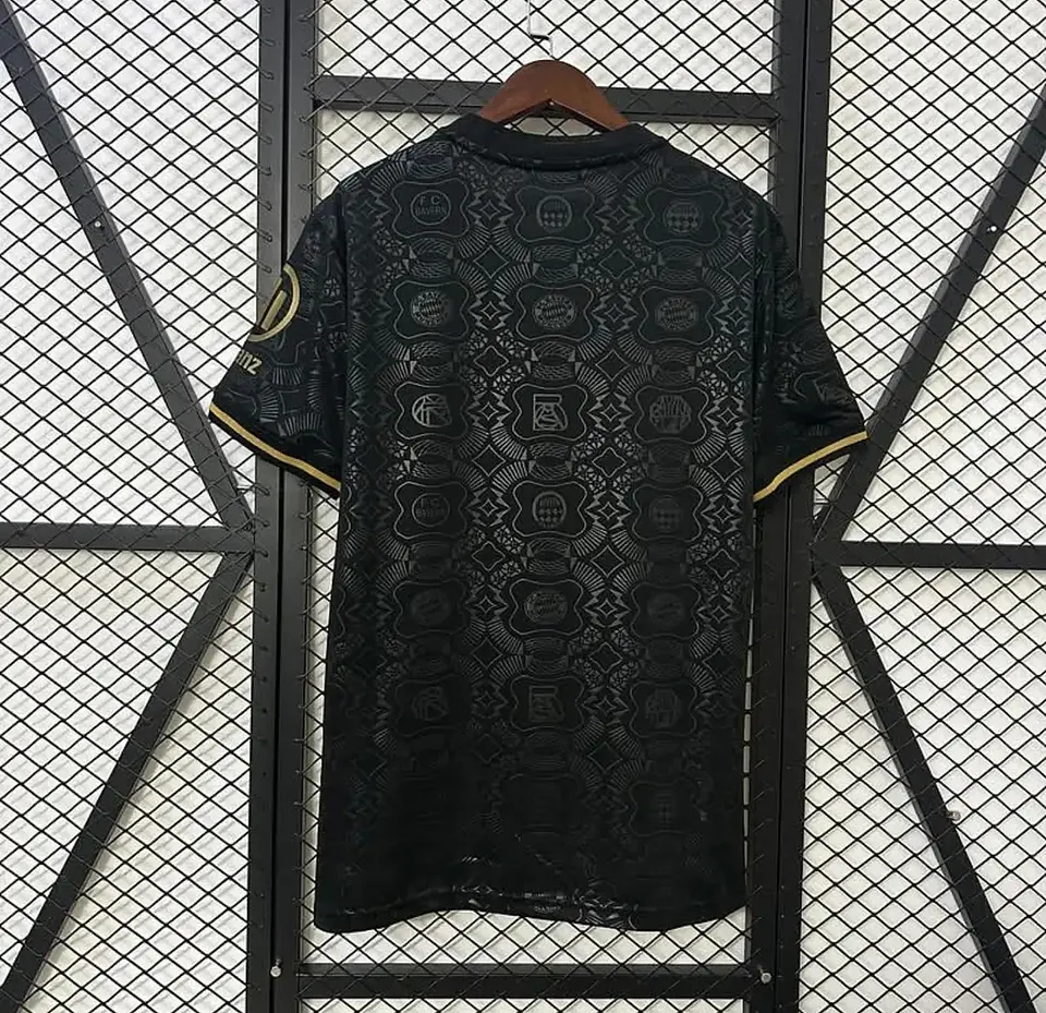 Camisola Bayern Edição Especial 125 anos 2