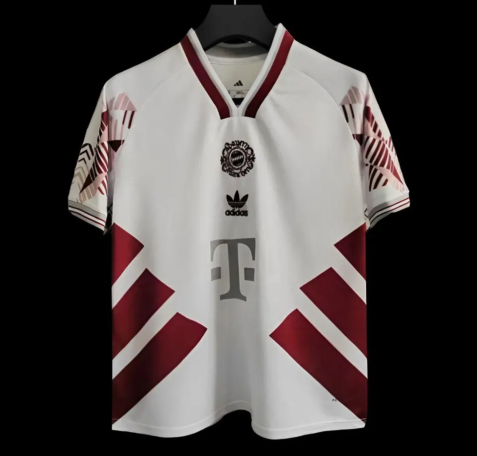 Camisola Bayern - Pré-jogo 25/26 1