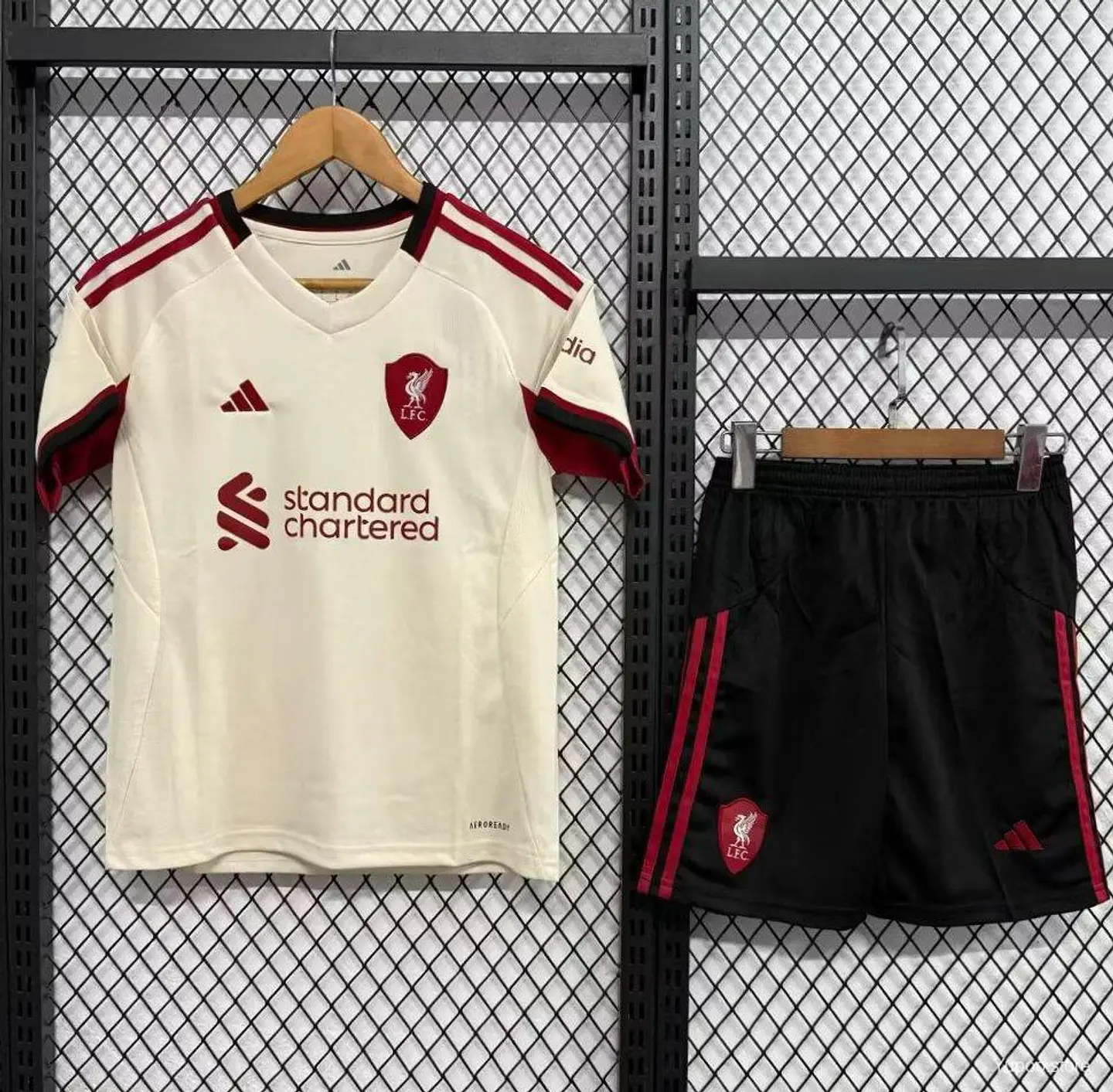 Kit Liverpool II 25/26 1