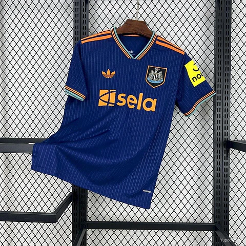 Camisola New Castle III 25/26