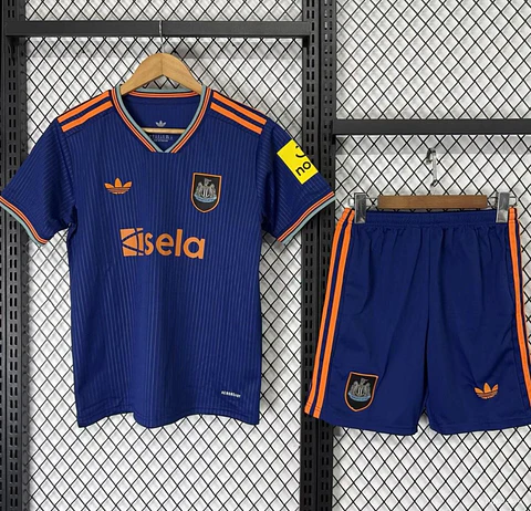 Kit New Castle III 25/26