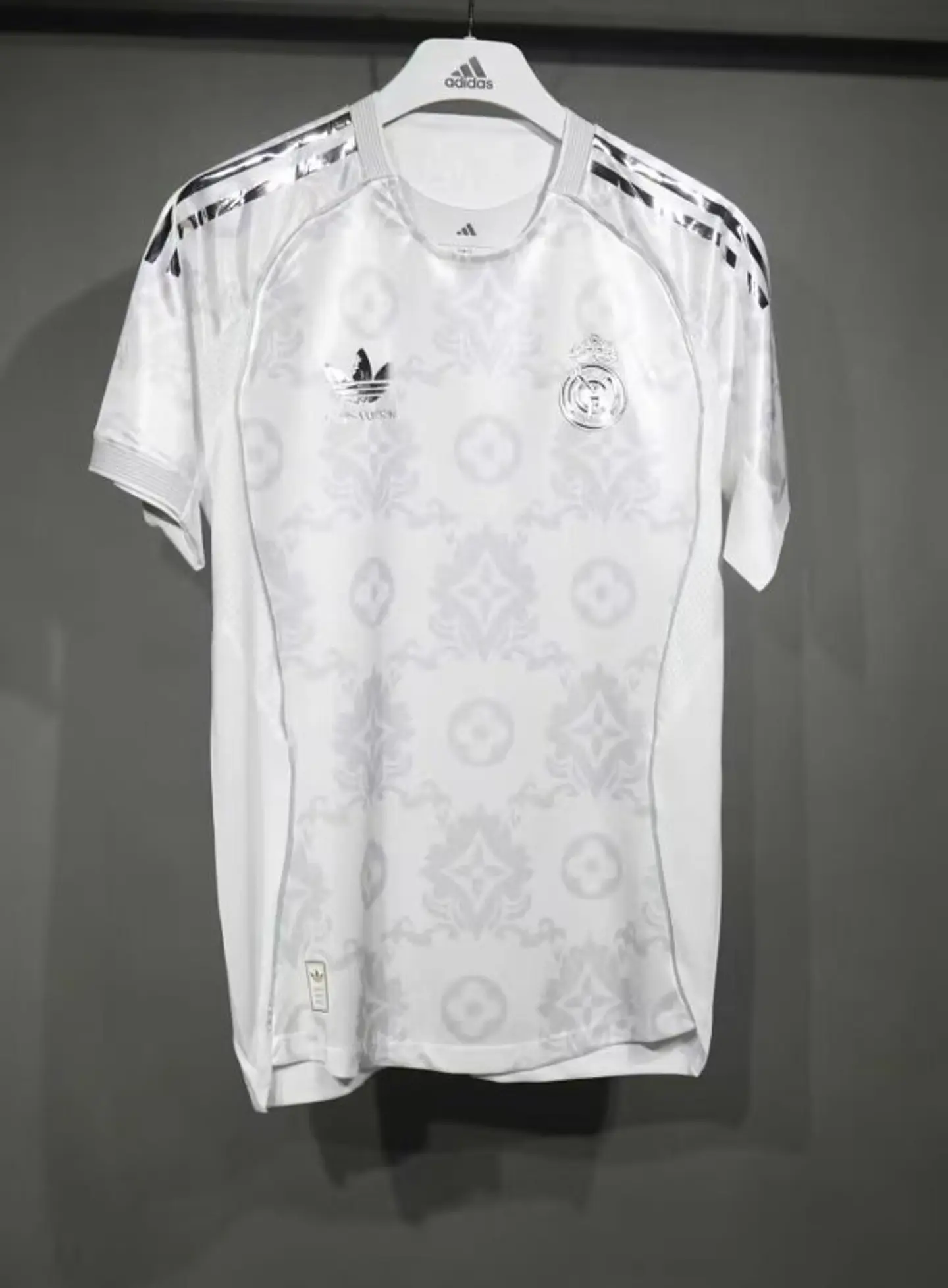 Camisola Real Madrid - Edição Especial - Louis Vuitton 1