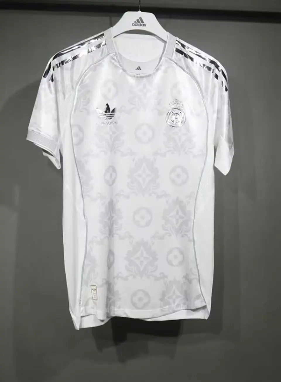 Camisola Real Madrid - Edição Especial - Louis Vuitton 1