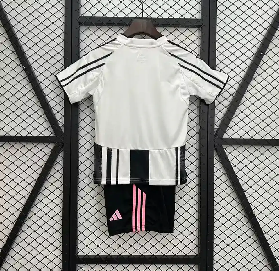 Kit Juventus I 25/26 2