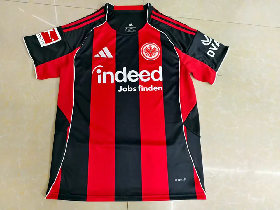 Camisola Frankfurt I 25/26 1