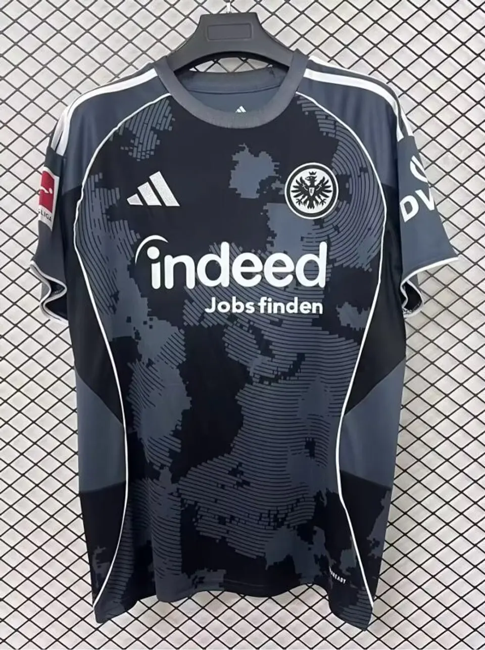 Camisola Frankfurt III 25/26 1