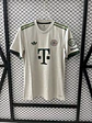 Camisola Bayern - Edição Especial 25/26 - Thumbnail 1