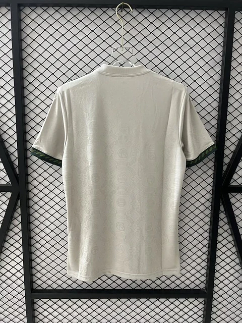 Camisola Bayern - Edição Especial 25/26