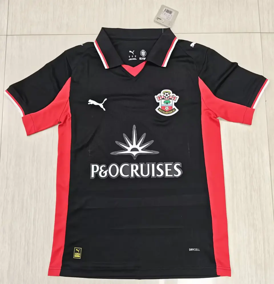 Camisola Southampton III 25/26 1