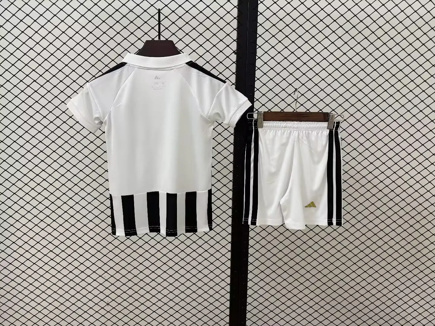 Kit Juventus I 26/27 2