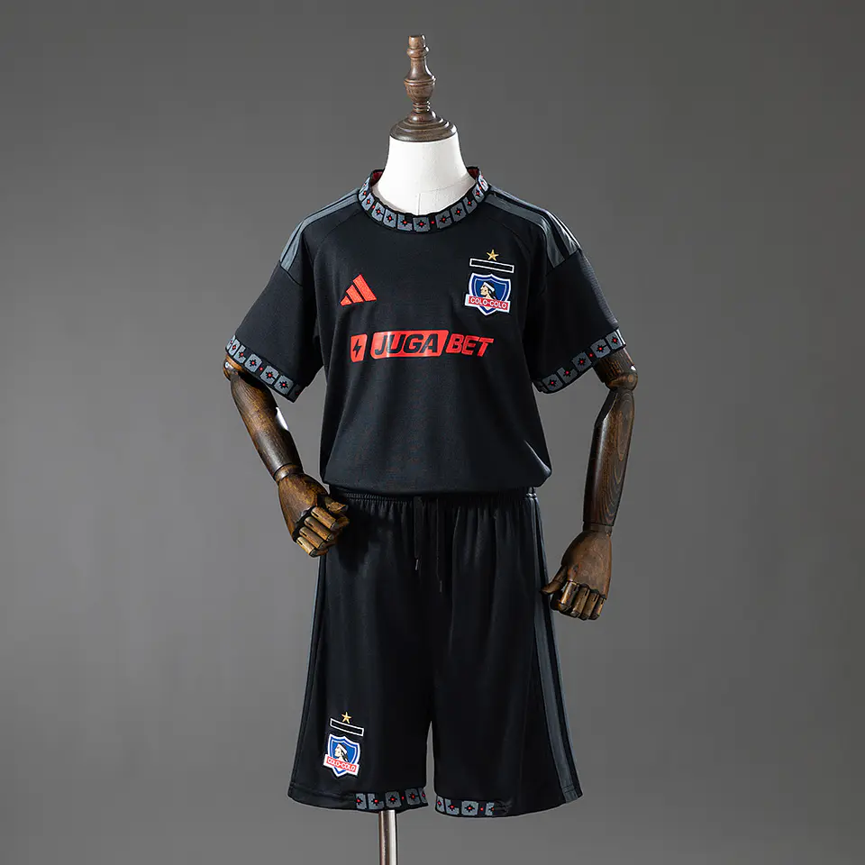 Kit Colo Colo II 26/27 1