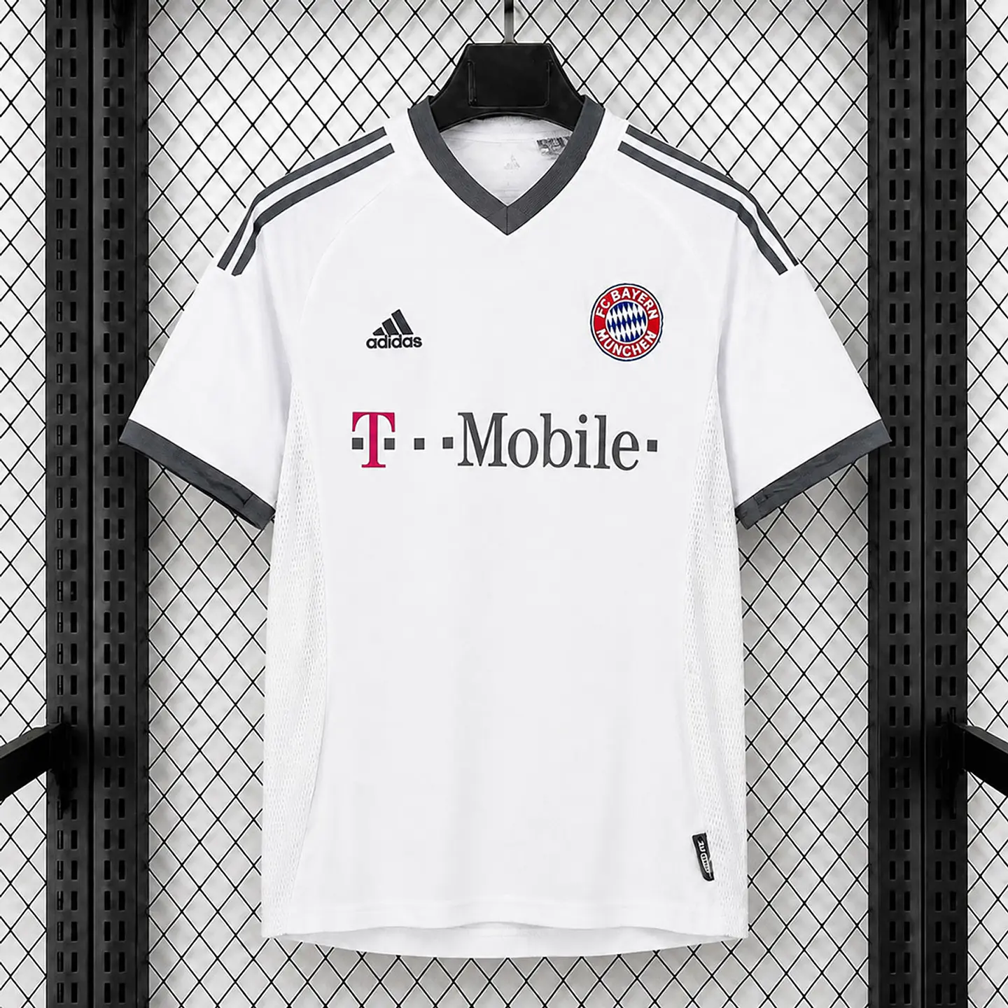 Camisola Bayern II 02/04 - Retro 1