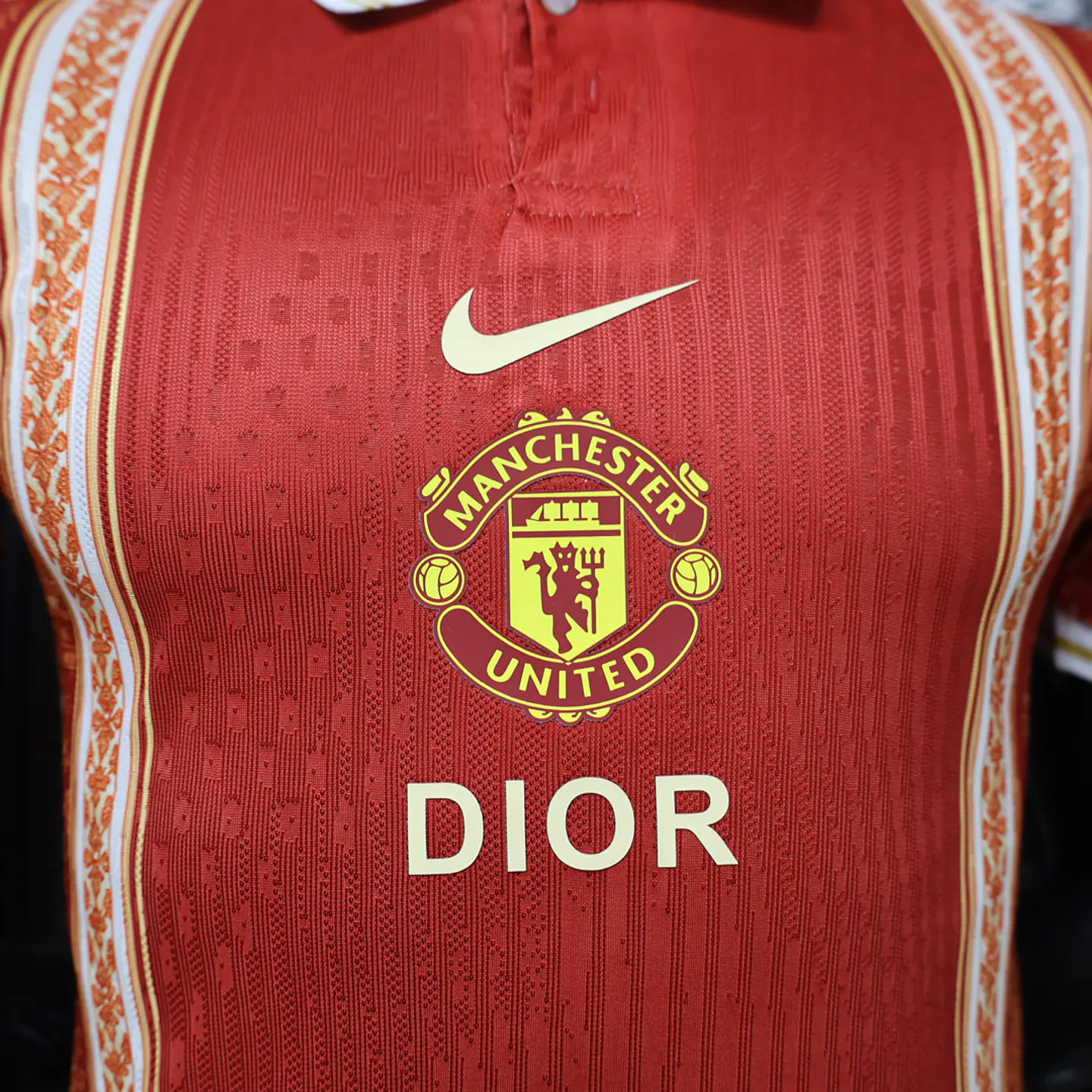 Camisola Manchester United 26/27 - Edição Especial Dior - Versão Jogador 2