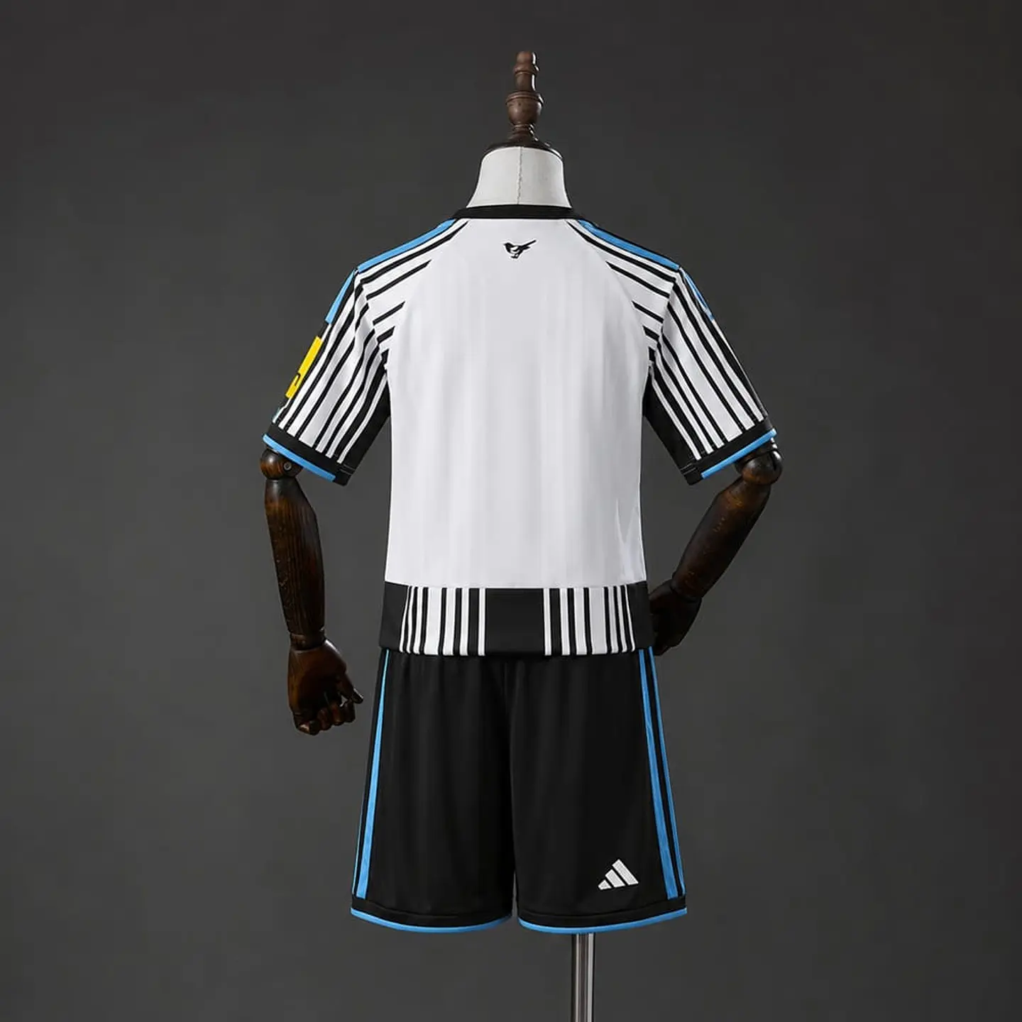 Kit New Castle I 26/27 2