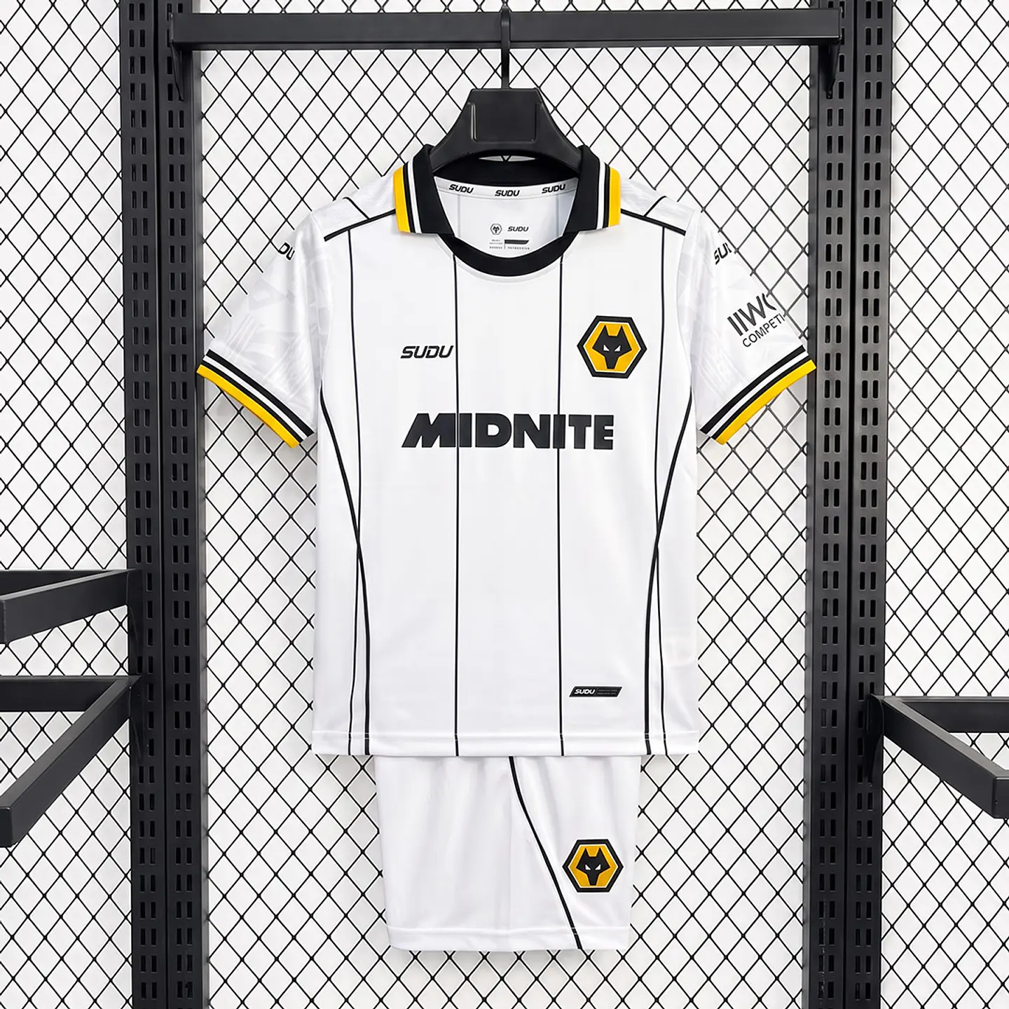 Kit Wolverhampton II 26/27 1