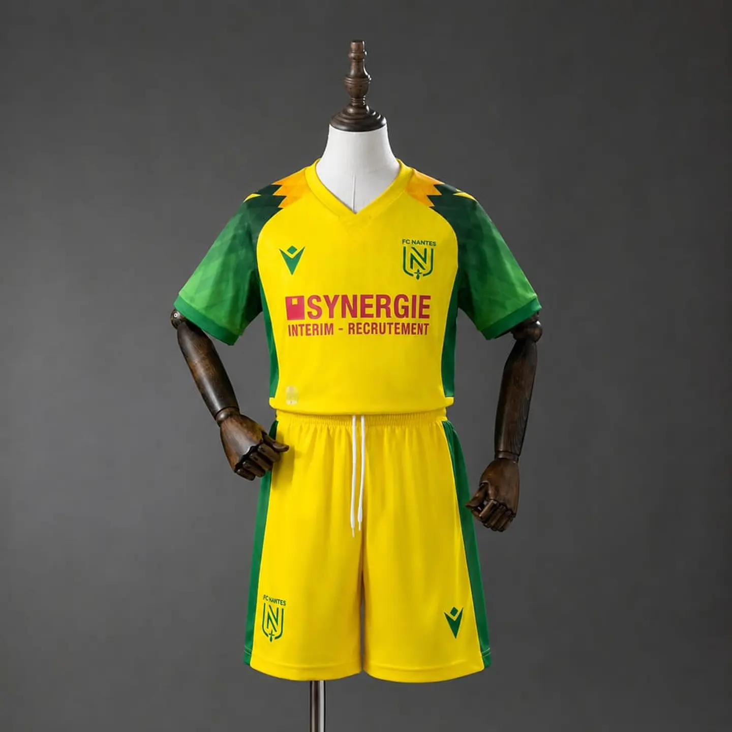 Kit Nantes I 26/27 1