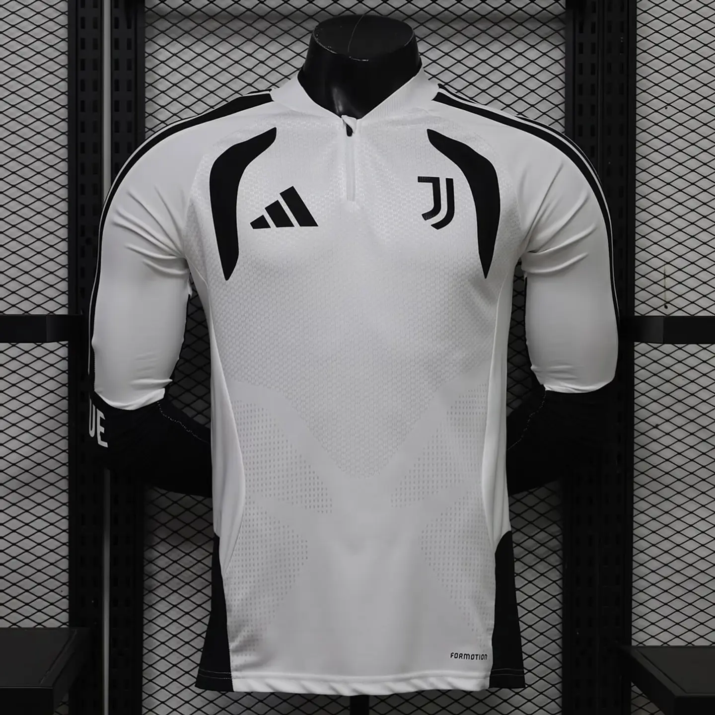 Camisola Juventus 26/27 - Treino - Versão Jogador - Manga Longa 1