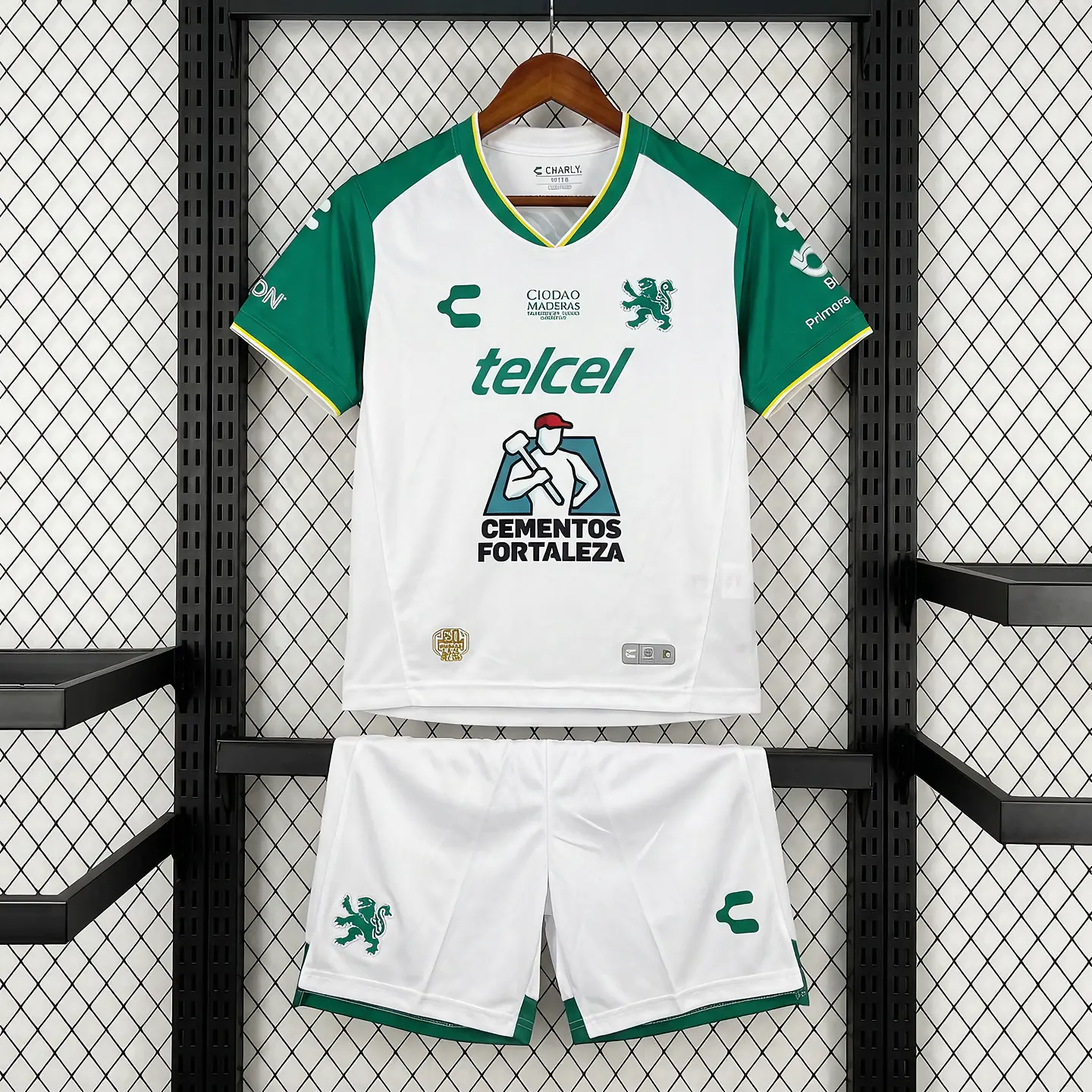 Kit Club Leon II 26/27 1