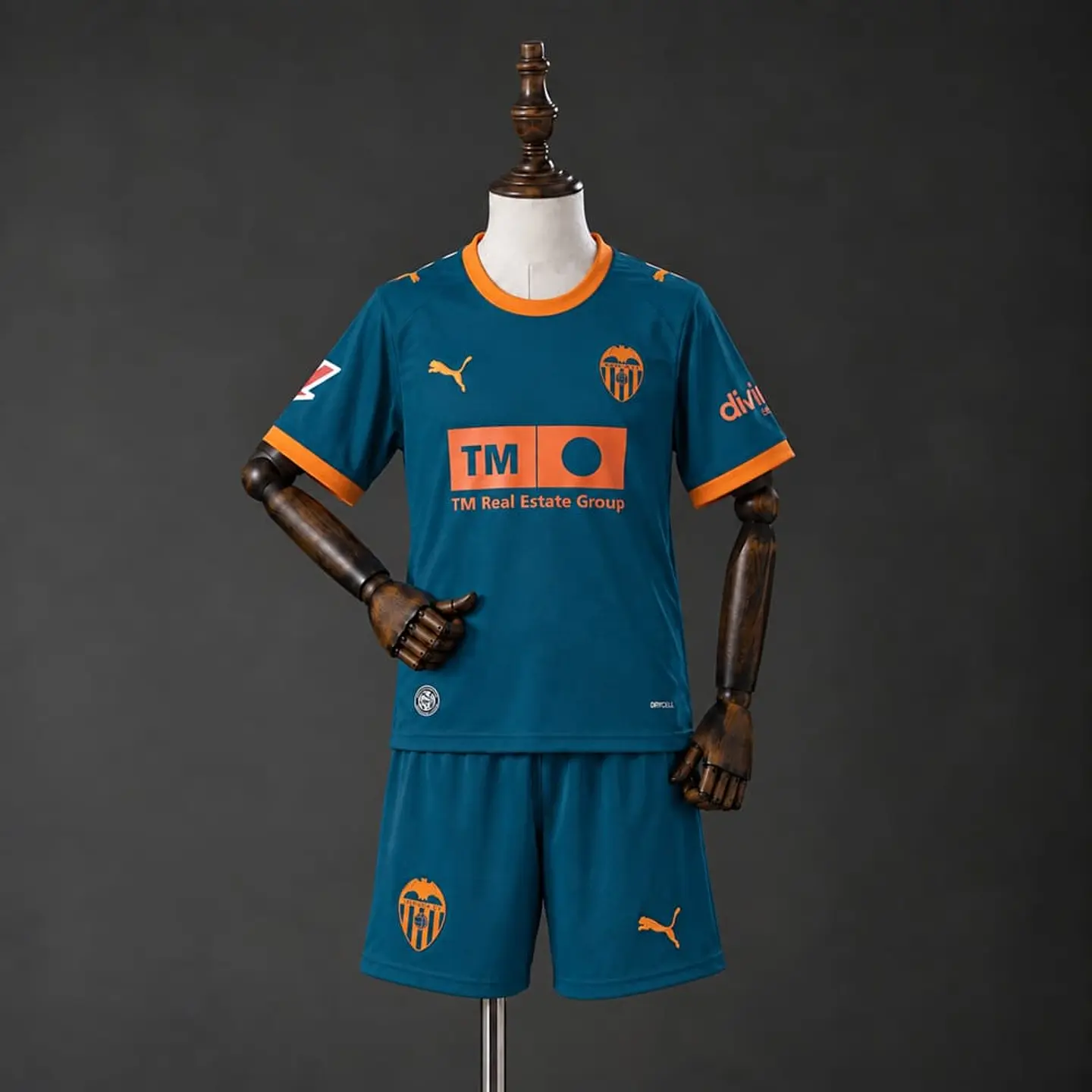 Kit Valencia II 26/27 1