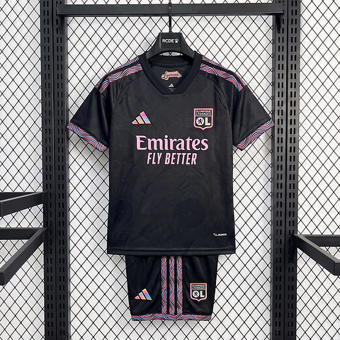 Kit Lyon III 26/27