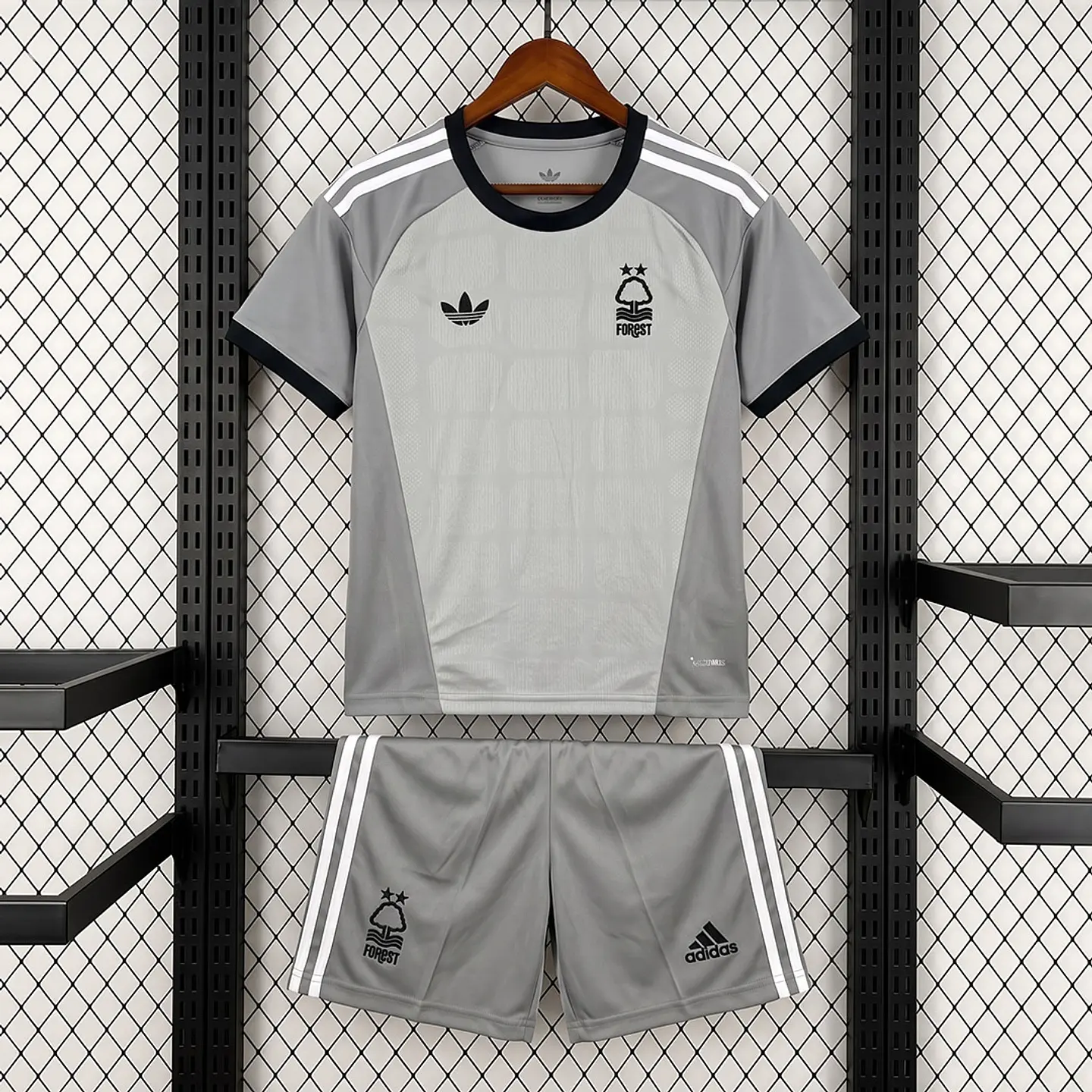 Kit Nottingham Forest GR 26/27 1