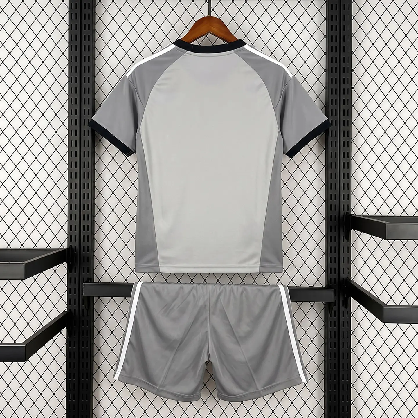 Kit Nottingham Forest GR 26/27 2