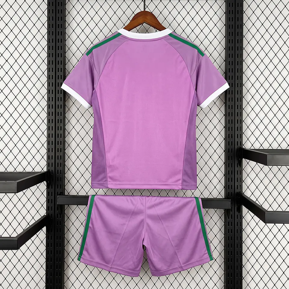 Kit Nottingham Forest GR 26/27 2