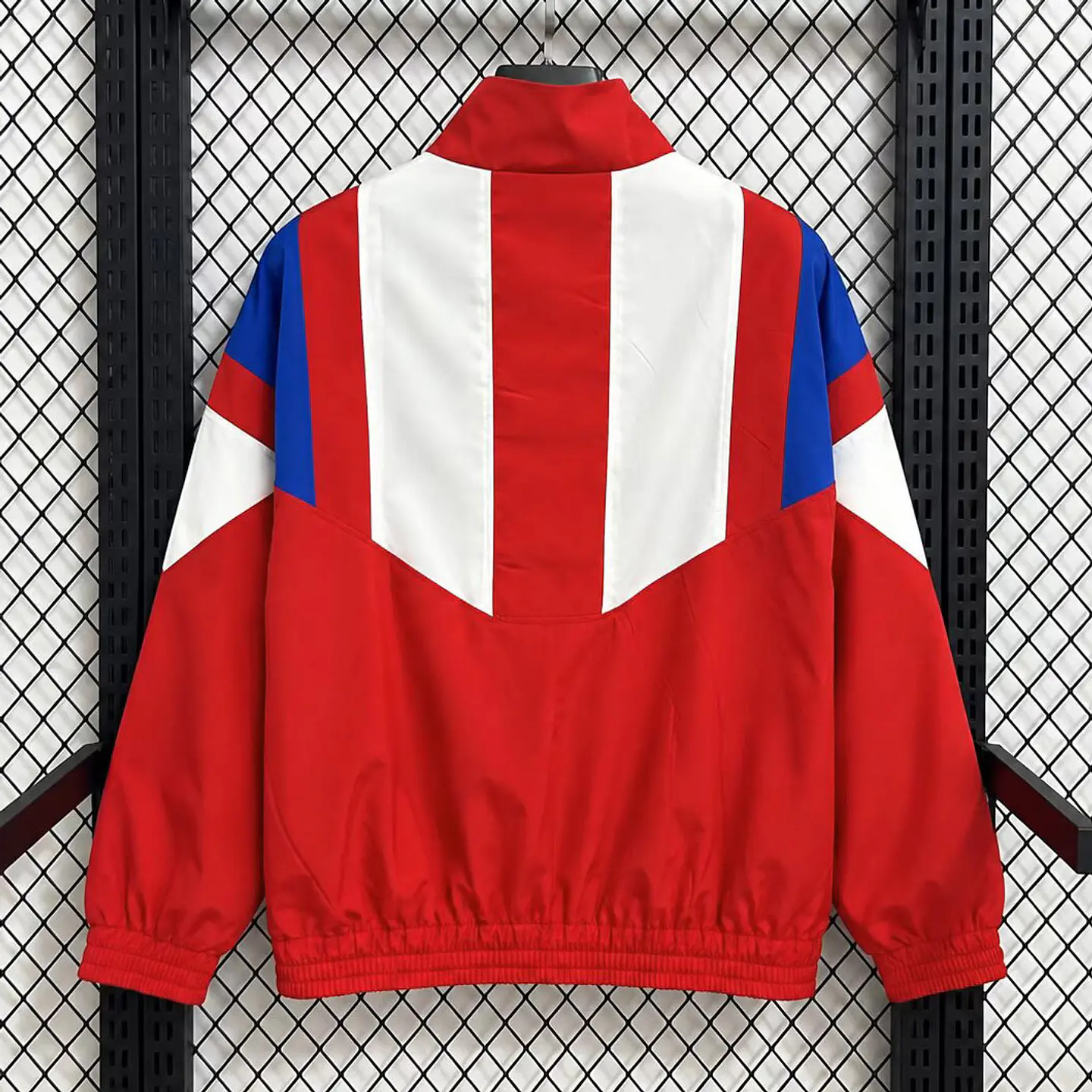 Corta-vento Bayern 26/27 - EQT 2
