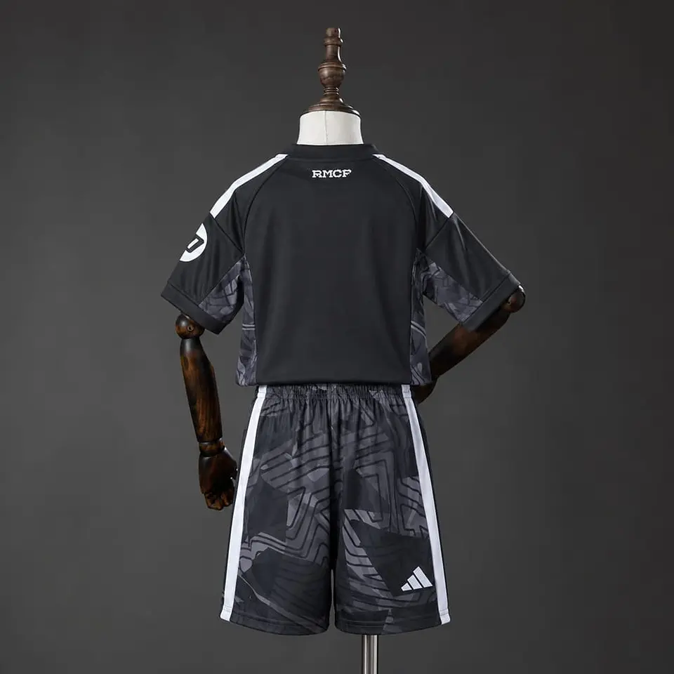 Kit Real Madrid GR 26/27 2