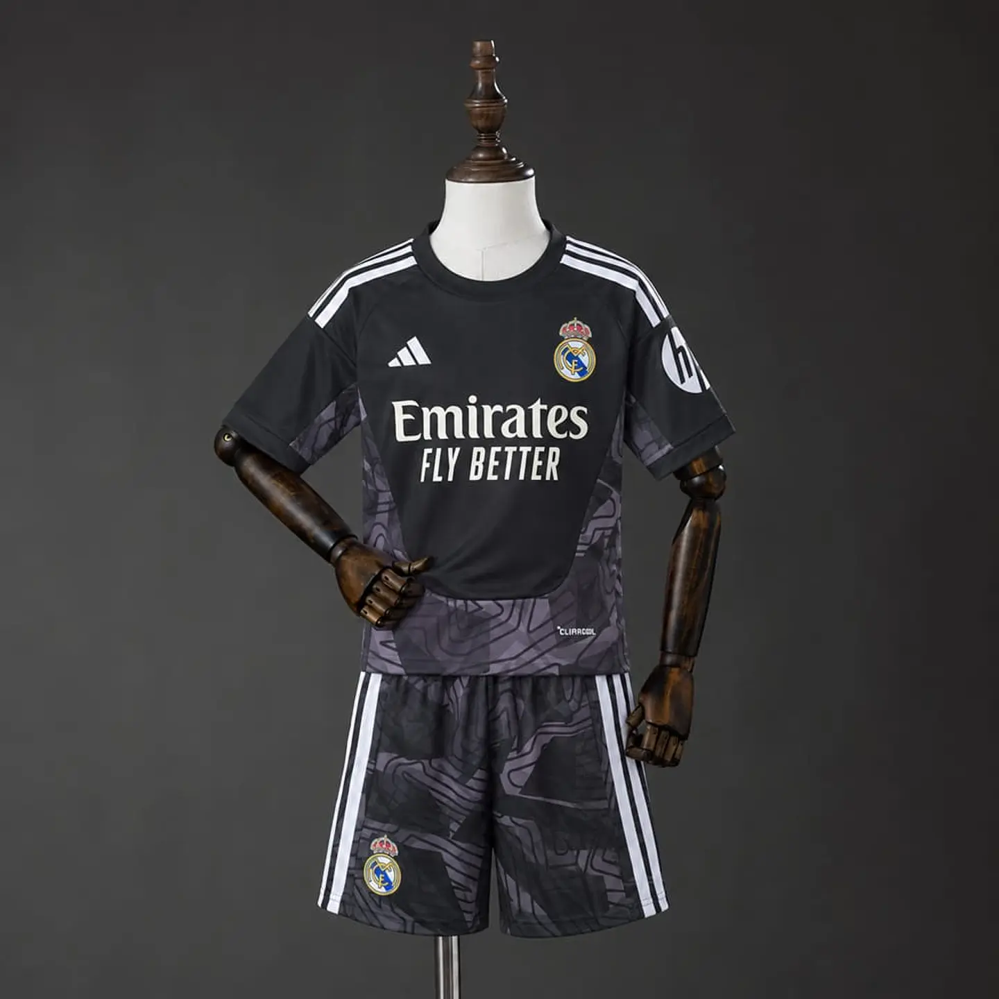 Kit Real Madrid GR 26/27 1