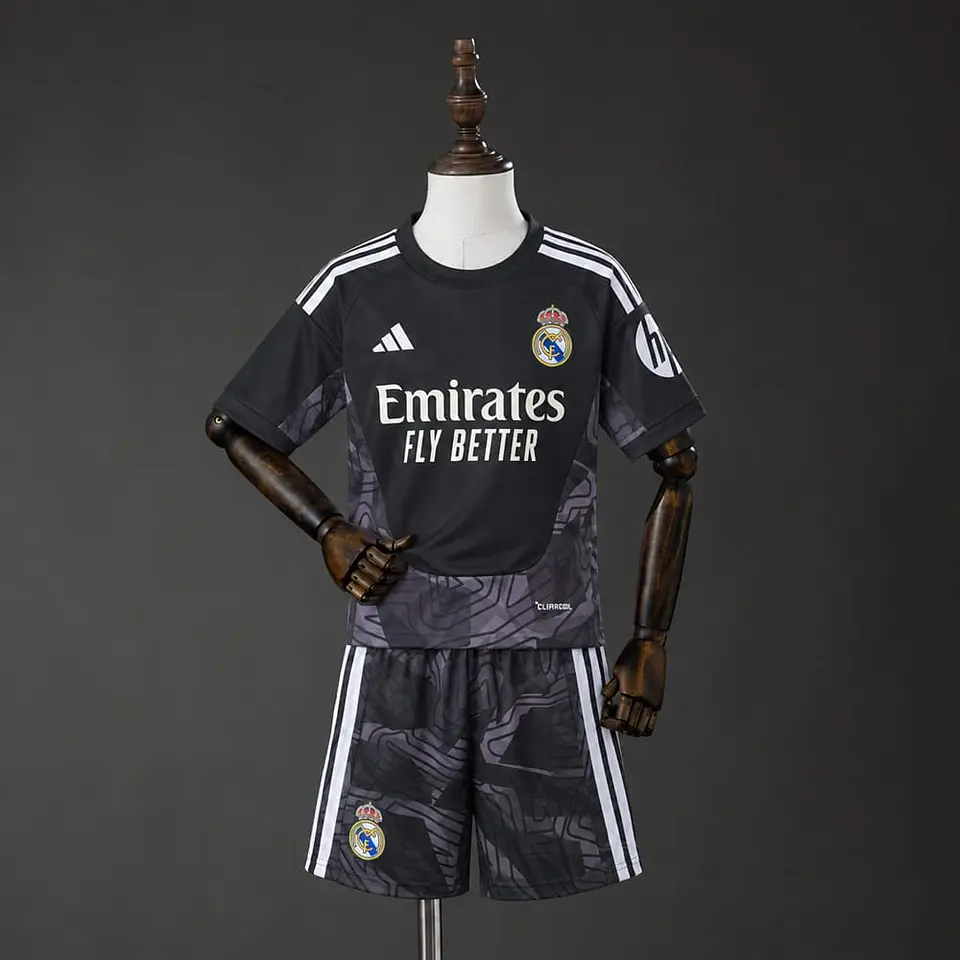 Kit Real Madrid GR 26/27 1