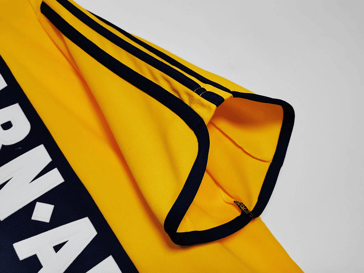 Ajax 2000/01 (Away Kit) 3