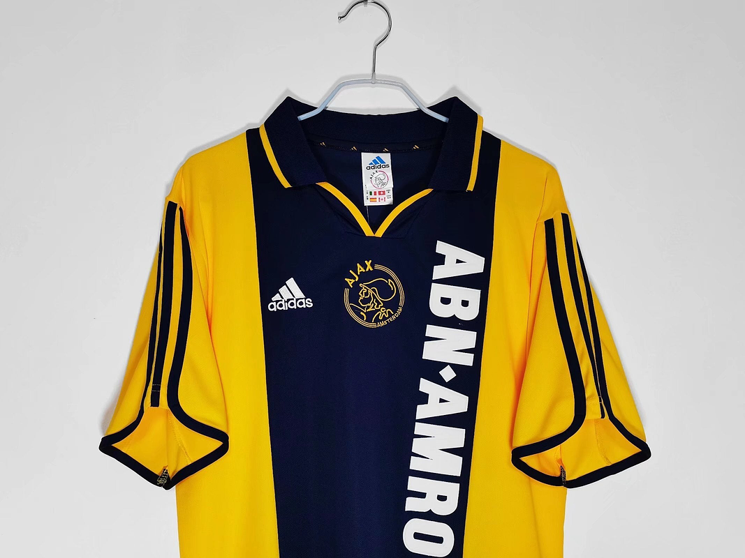 Ajax 2000/01 (Away Kit) 8