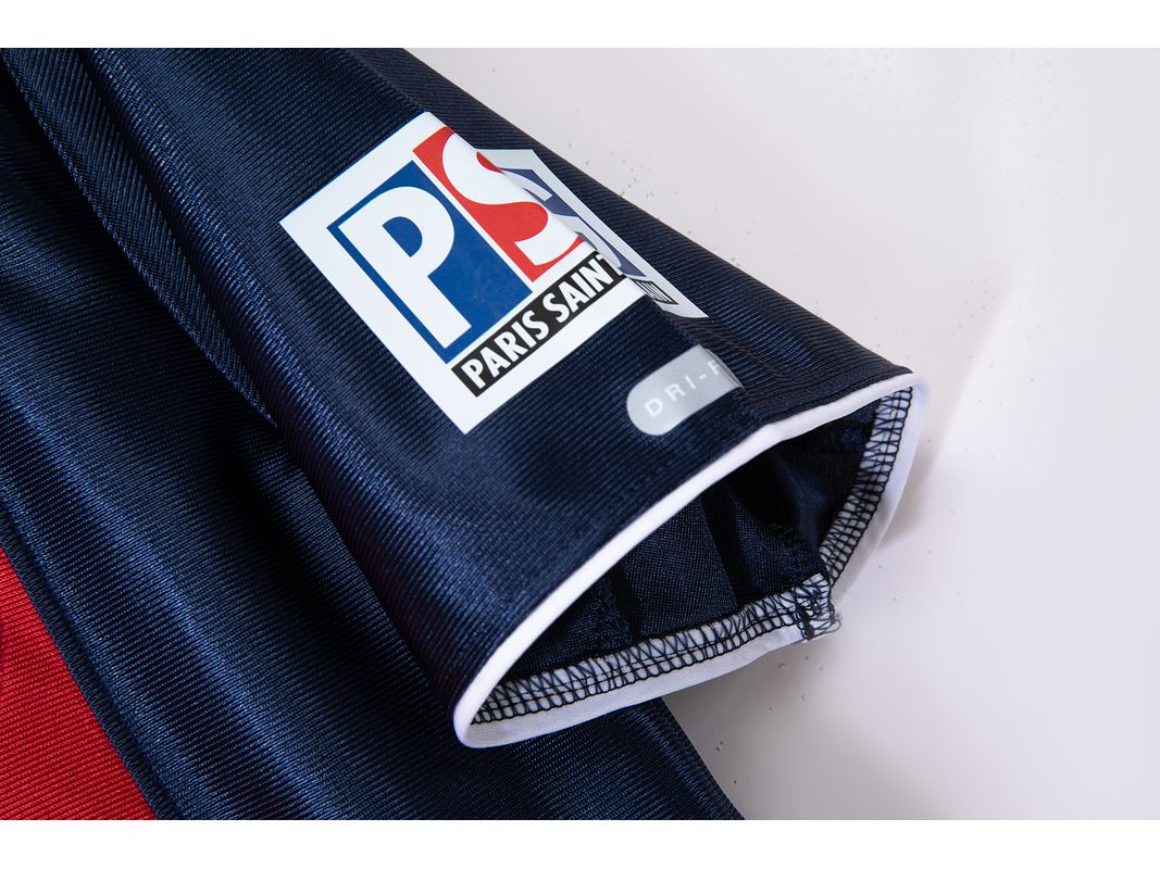 PSG 2001/02 (Home Kit) 4