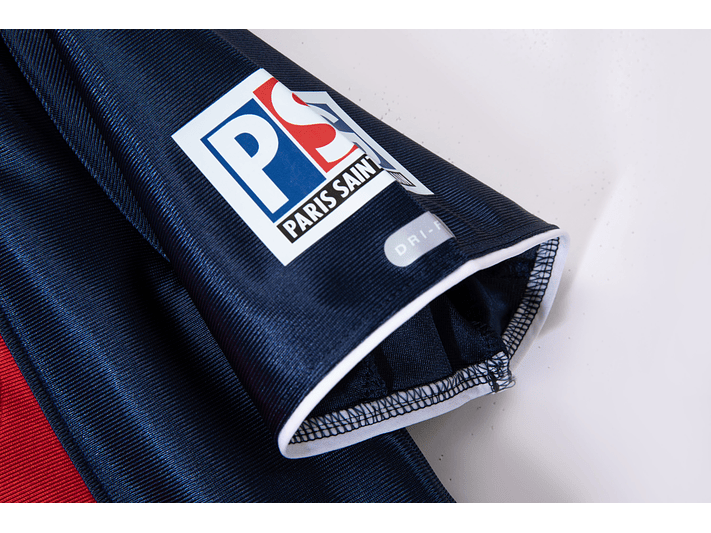 PSG 2001/02 (Home Kit) 4