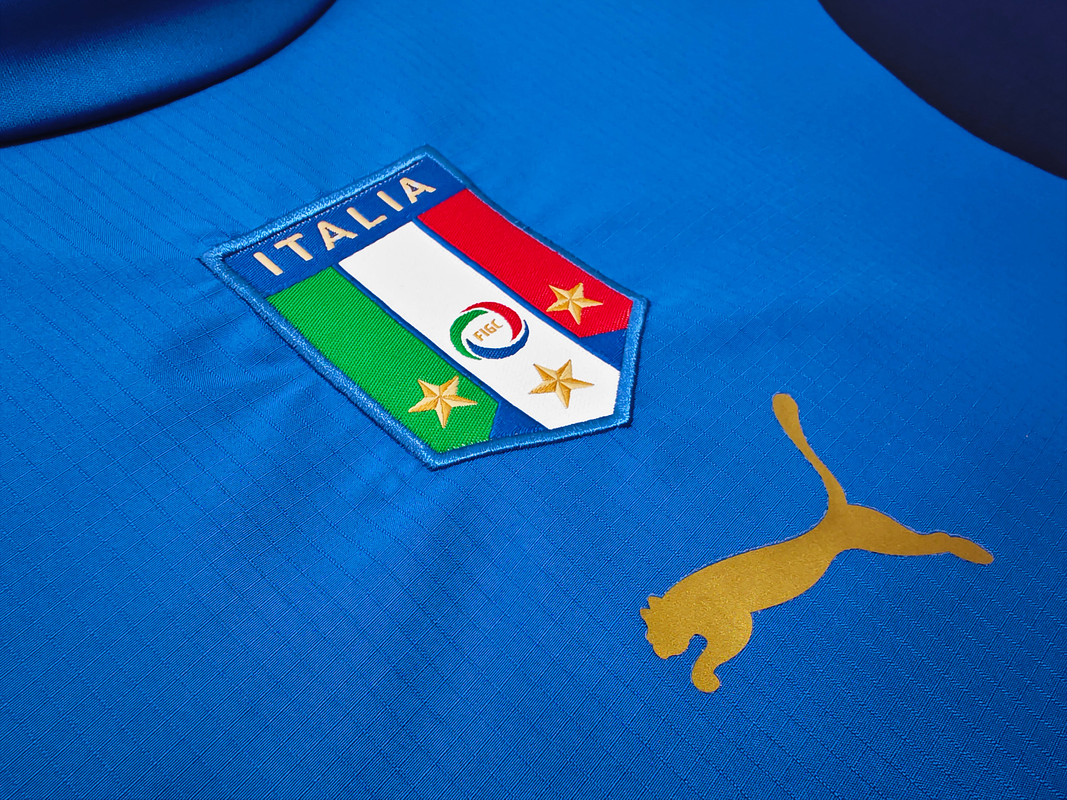 Italia 2006 (Home Kit) 8