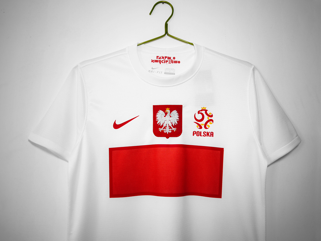 Polonia 2012 (Home Kit) 2