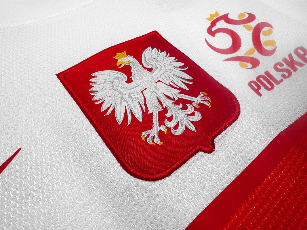 Polonia 2012 (Home Kit) 3