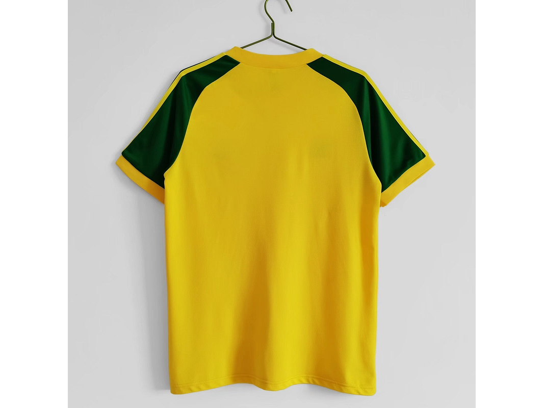 Gales 1982 (Away Kit) 3