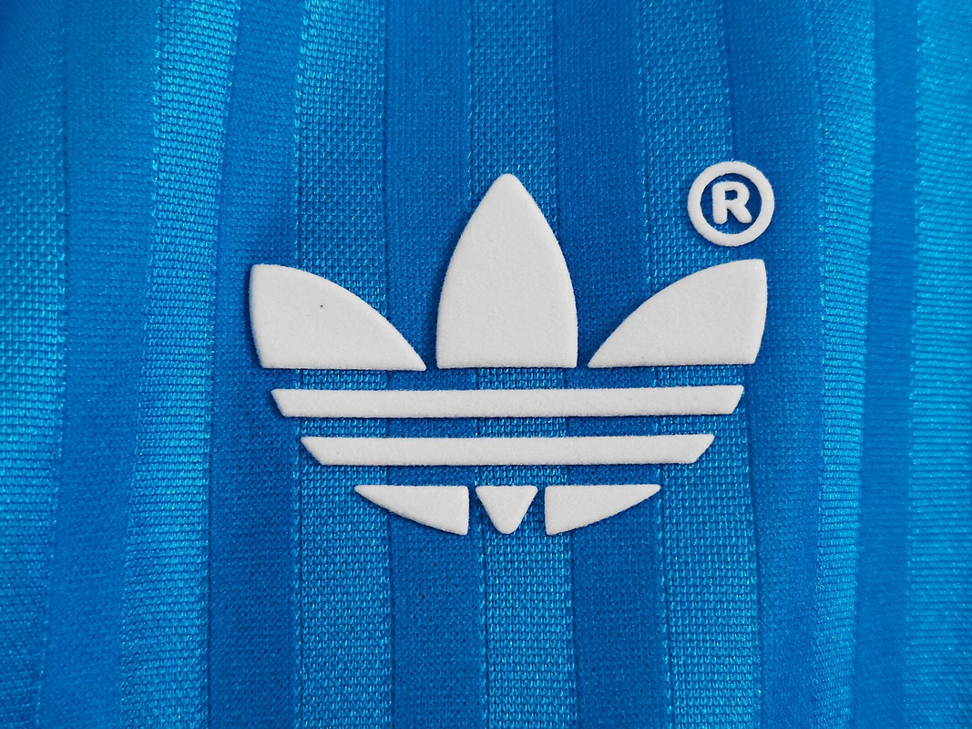 Olympique de Marseille 1990 (Away Kit) 7