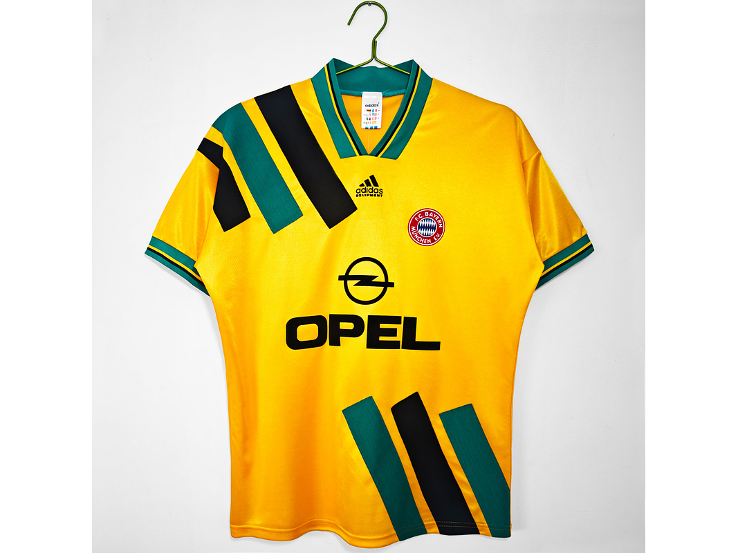 Bayern Munich 1993/95 (Away Kit) 1