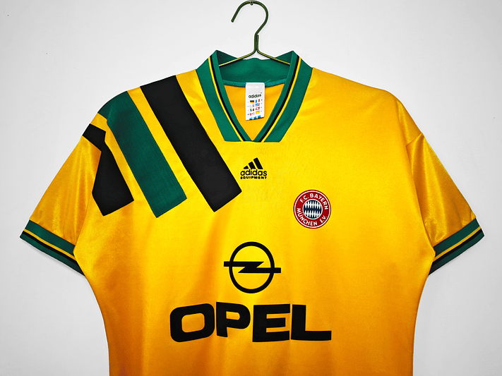 Bayern Munich 1993/95 (Away Kit) 2
