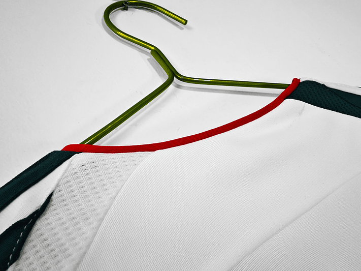 Liverpool 2006/08 (Away Kit) 9