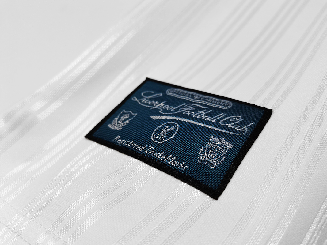 Liverpool 1995/96 (Away Kit) 8