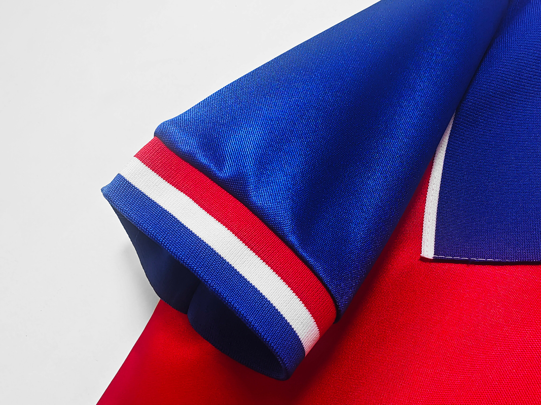 Bayern Munich 1993/95 (Home Kit) 3