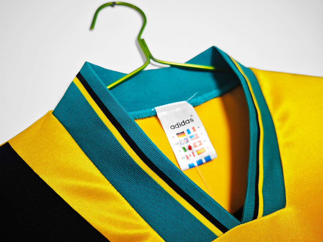 Bayern Munich 1993/95 (Away Kit) 8