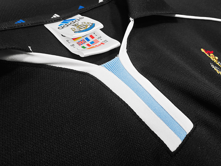 New Castle 2000/01 (Away Kit) 3