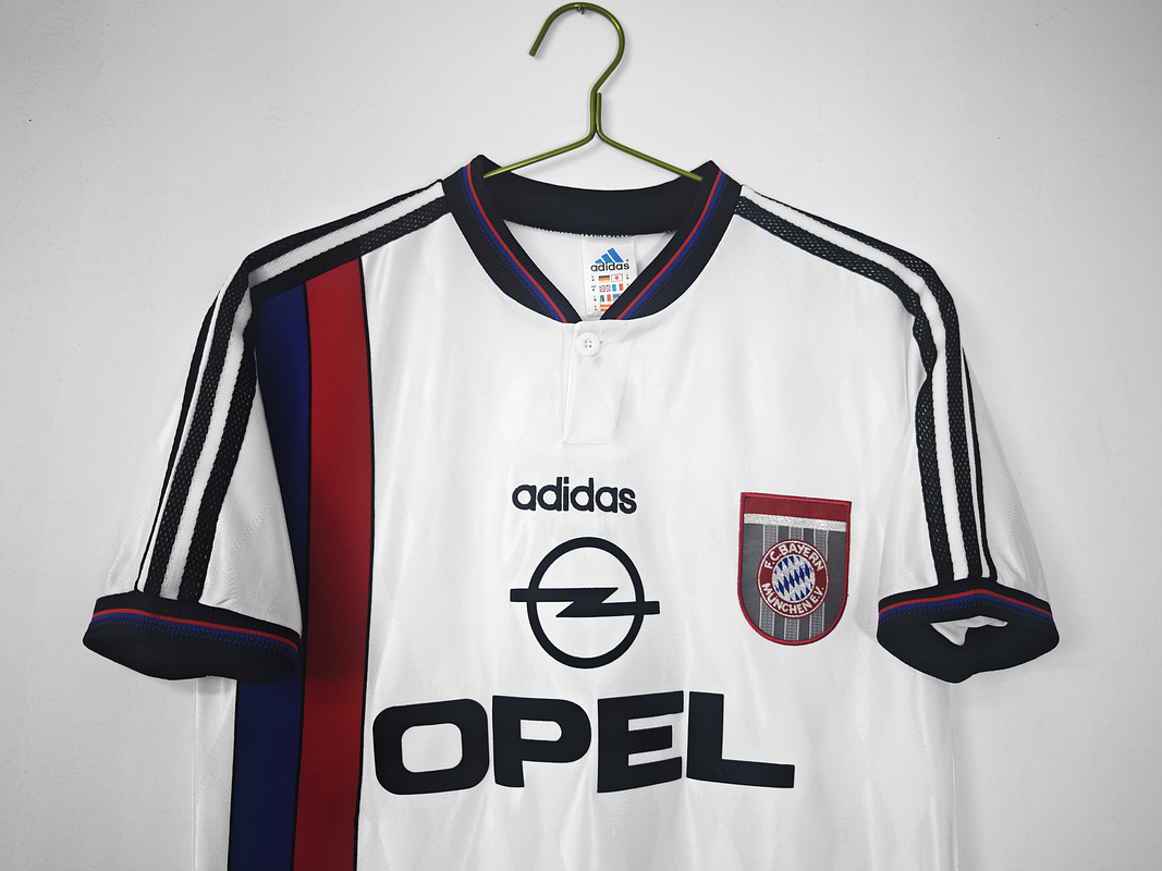 Bayern Munich 1996/98 (Away Kit) 2