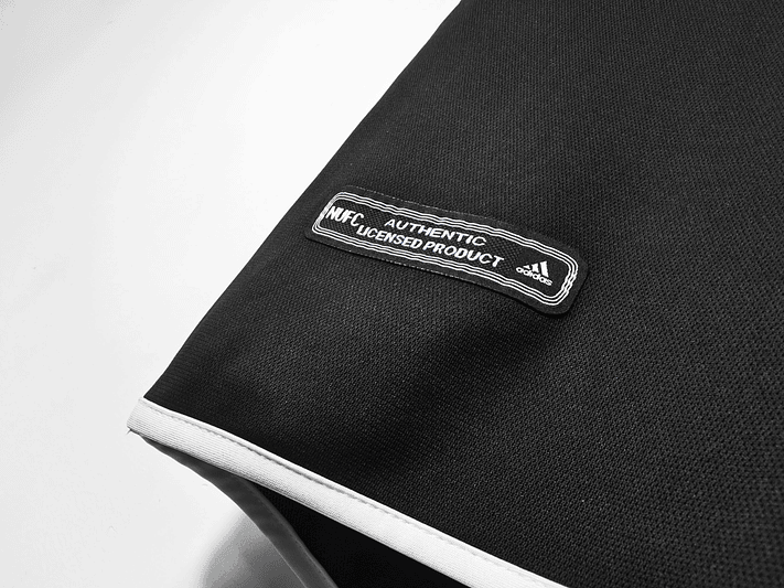 New Castle 2000/01 (Away Kit) 9