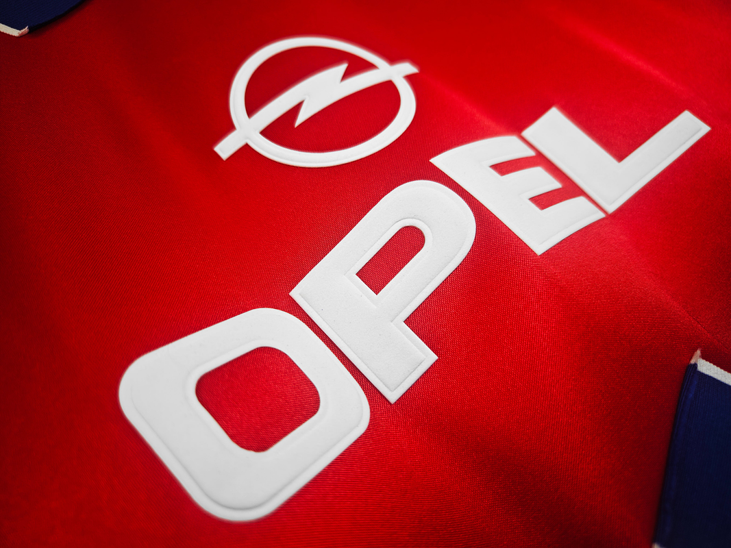 Bayern Munich 1993/95 (Home Kit) 9